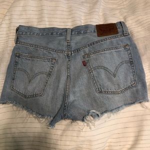 Levi’s 501 cutoff shorts